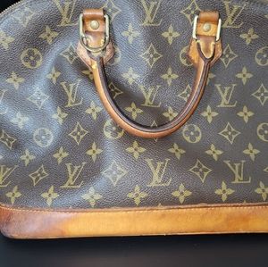 L.V purse